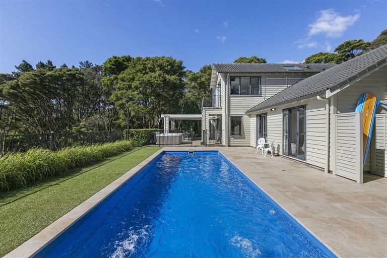 Photo of property in 251 Kaipara Road, Papakura, 2582