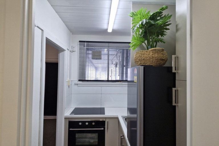 Photo of property in Devonport Apartments, 39/127 Saint Aubyn Street, New Plymouth, 4310