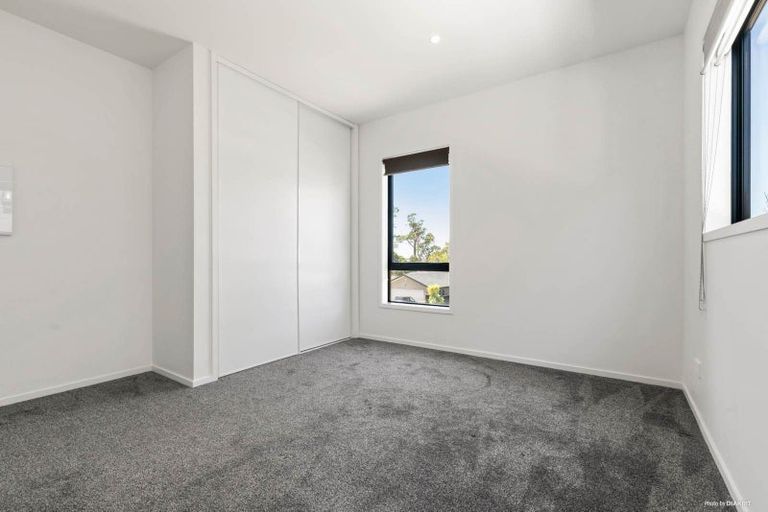 Photo of property in 33 Patrick Rice Drive, Swanson, Auckland, 0614