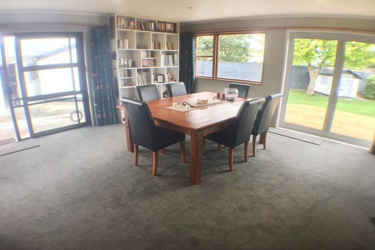 Photo of property in 5 Jones Place, Highbury, Palmerston North, 4412