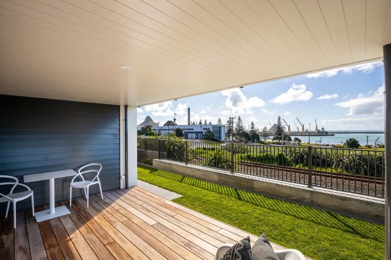 Photo of property in 9 Bayly Road, Moturoa, New Plymouth, 4310