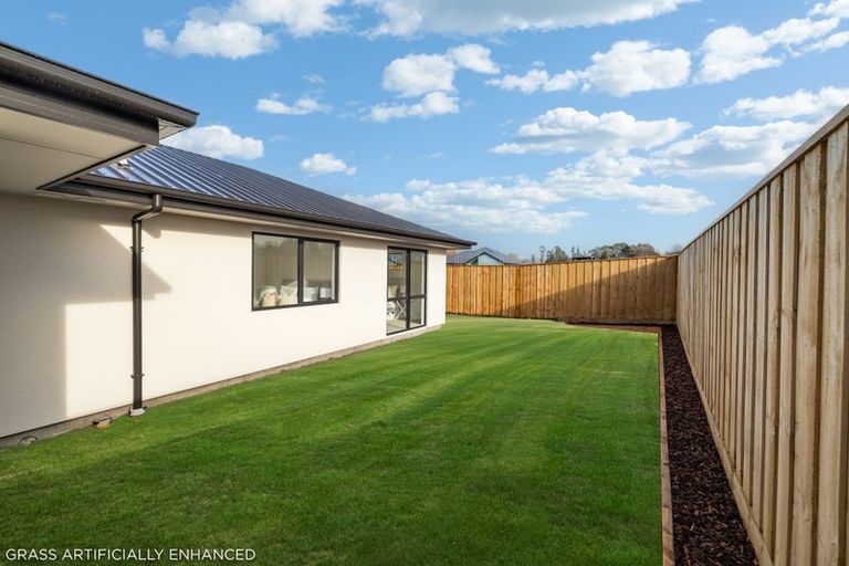 Photo of property in 23 Millhaven Place, Casebrook, Christchurch, 8051