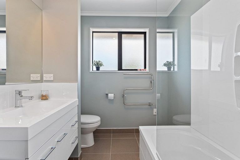 Photo of property in 12 Peak Crescent, Kaiapoi, 7630