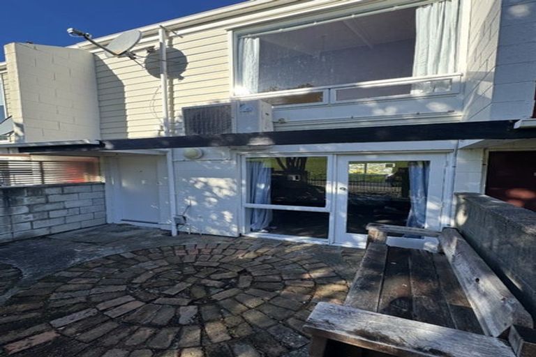 Photo of property in 14a Waiwera Crescent, Maupuia, Wellington, 6022