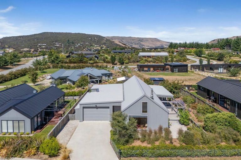 Photo of property in 22 Robrosa Street, Wanaka, 9305