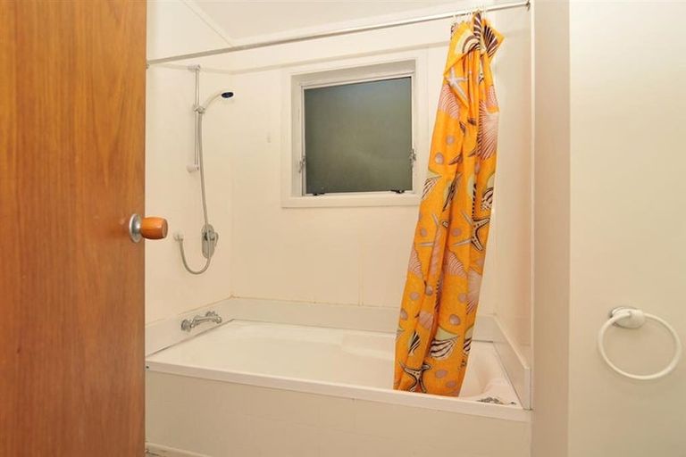 Photo of property in 16b Ngarimu Grove, Ngaio, Wellington, 6035