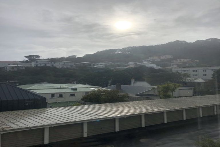 Photo of property in 11/4f Claremont Grove, Mount Victoria, Wellington, 6011