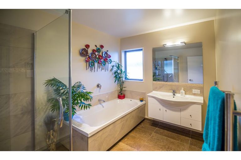 Photo of property in 20 Dunaverty Place, Broomfield, Christchurch, 8042