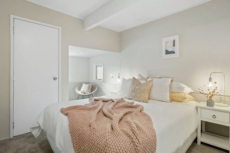 Photo of property in 2/69 Simon Ellice Drive, Bayview, Auckland, 0629