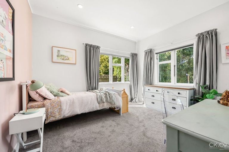 Photo of property in 232 Fergusson Drive, Heretaunga, Upper Hutt, 5018