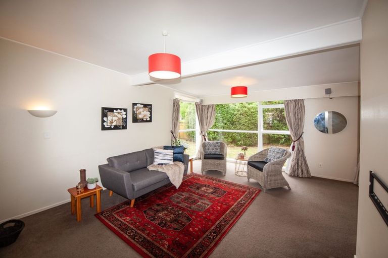 Photo of property in 3 Silverbirch Grove, Churton Park, Wellington, 6037