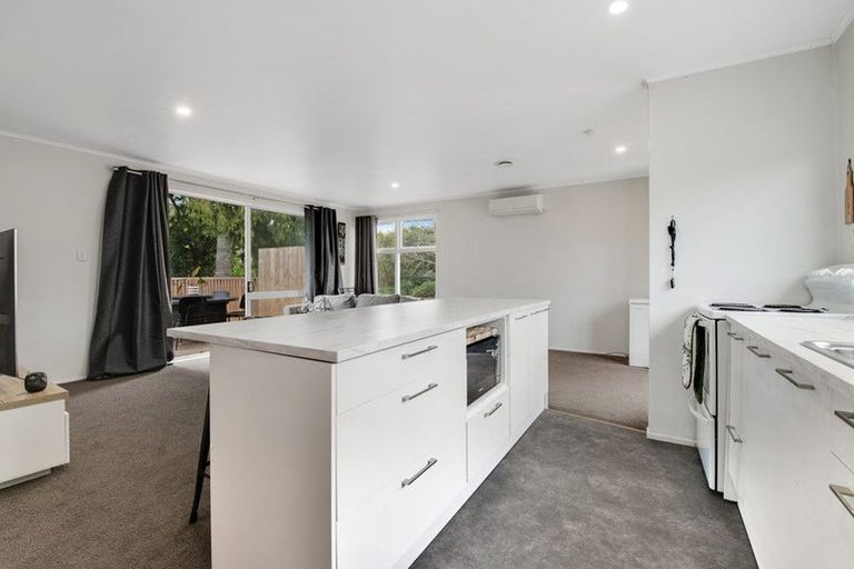 Photo of property in 73b Awaroa Road, Helensville, 0800