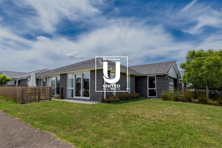 Photo of property in 27 Raynor Crescent, Pyes Pa, Tauranga, 3112
