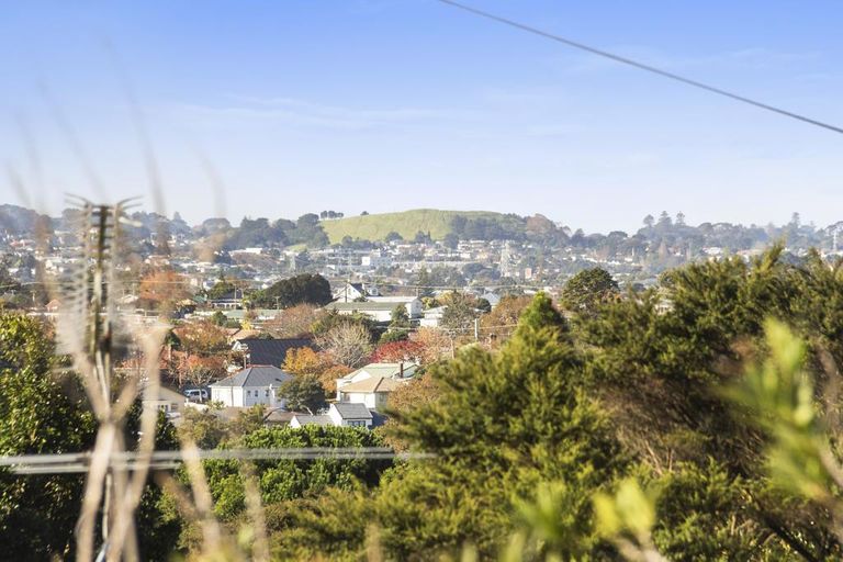 Photo of property in 186b Old Titirangi Road, Titirangi, Auckland, 0604