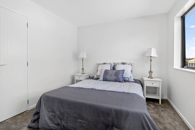 Photo of property in 7d Maroubra Place, Botany Downs, Auckland, 2010