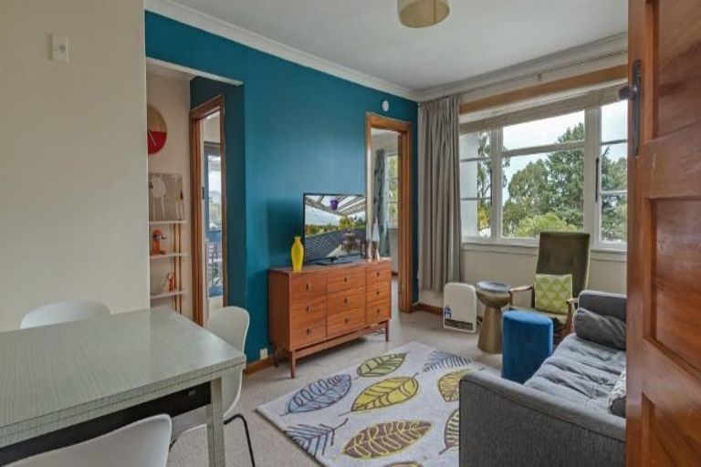 Photo of property in 16 Freyberg Street, Roslyn, Palmerston North, 4414