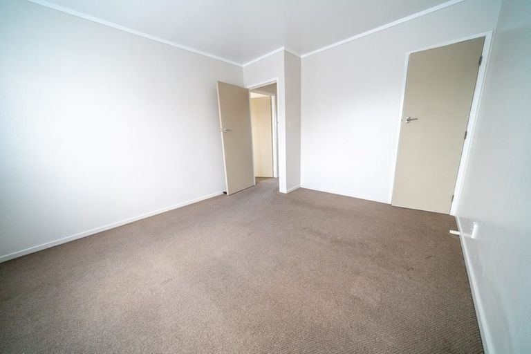 Photo of property in 2/41 Miro Street, New Lynn, Auckland, 0600