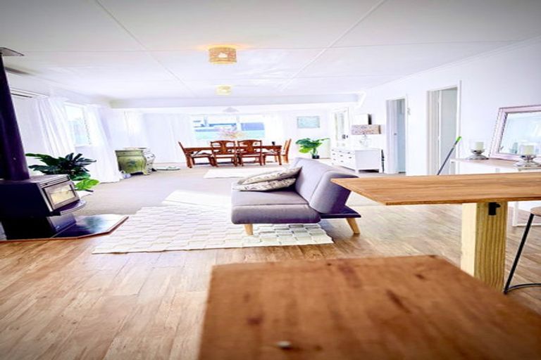 Photo of property in 16a Hall Place, Foxton Beach, Foxton, 4815
