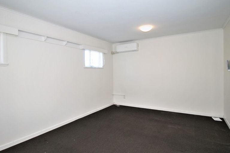 Photo of property in 12 Gibbs Road, Manurewa, Auckland, 2102