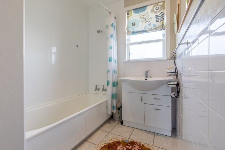 Photo of property in 5 Limbrick Street, Waipawa, 4210