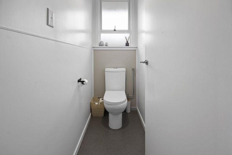 Photo of property in 2 Hood Place, Spotswood, New Plymouth, 4310