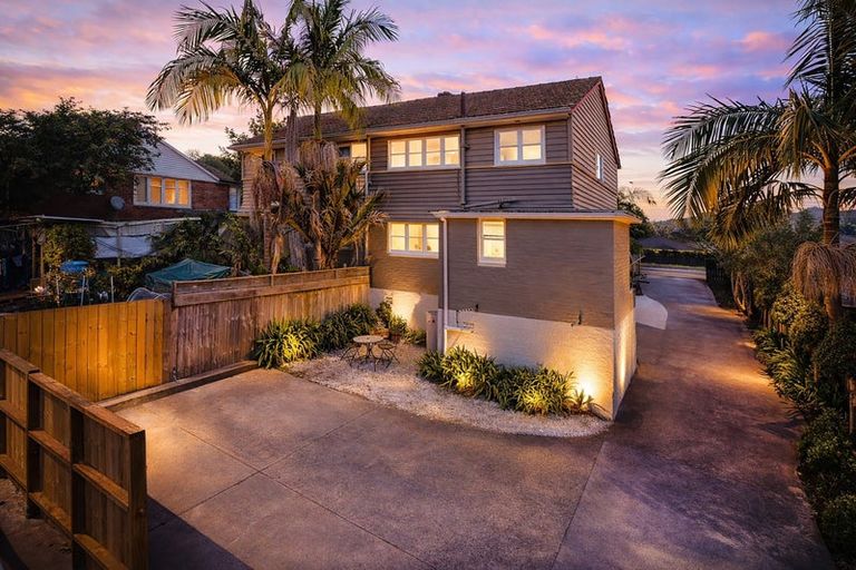Photo of property in 110a Lake Road, Belmont, Auckland, 0622