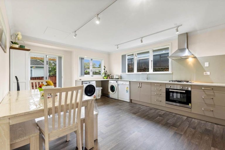 Photo of property in 32 Buller Crescent, Manurewa, Auckland, 2102