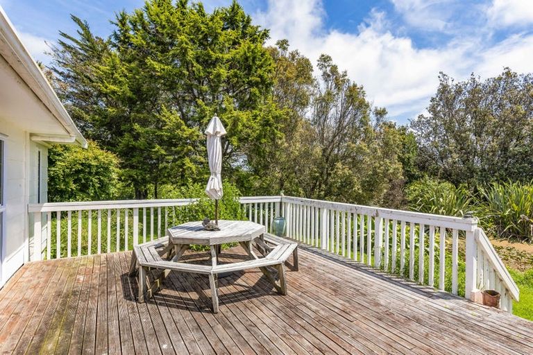 Photo of property in 93b Pukenamu Road, Te Horo, Otaki, 5581