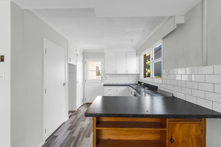 Photo of property in 11 Railway Esplanade, East Gore, Gore, 9710