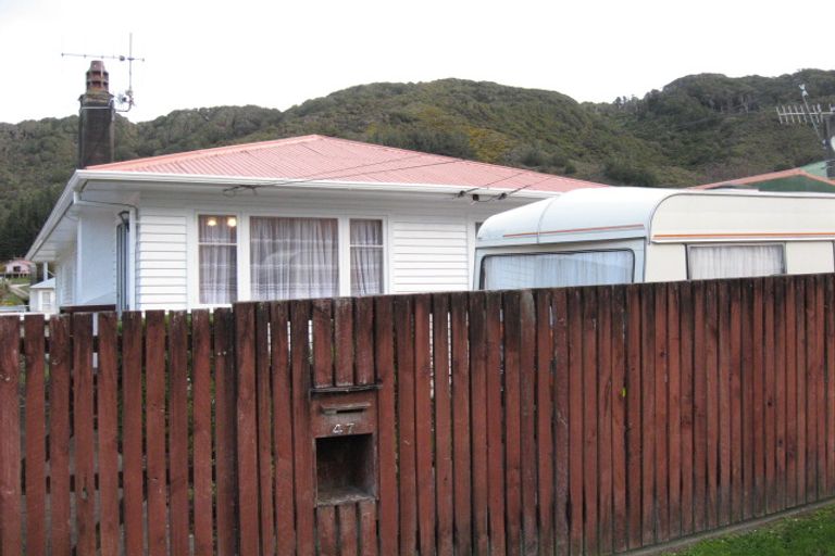 Photo of property in 47 Lees Grove, Wainuiomata, Lower Hutt, 5014