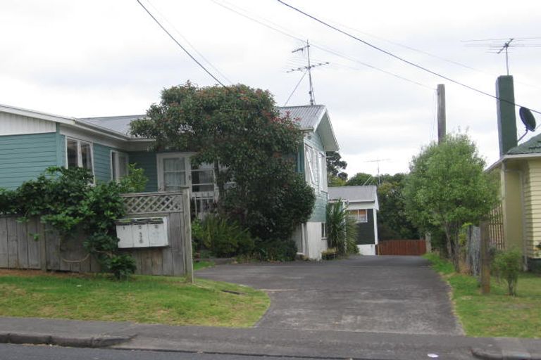 Photo of property in 1/176 Birkdale Road, Birkdale, Auckland, 0626