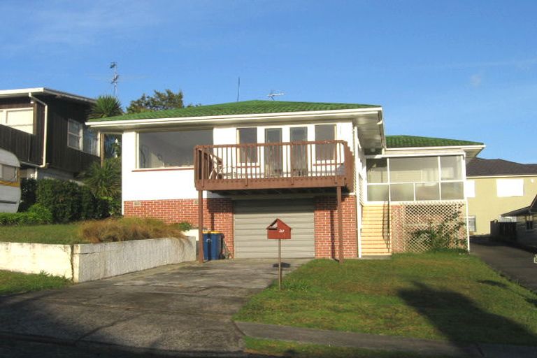 Photo of property in 20 Speedy Crescent, Hillcrest, Auckland, 0627