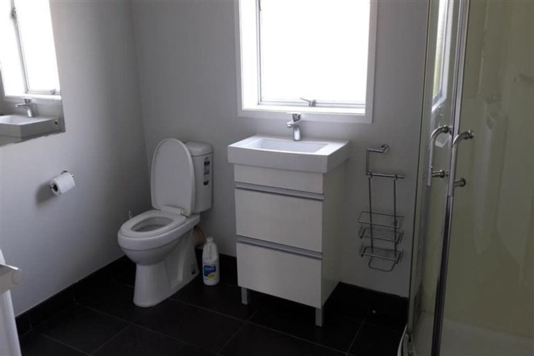 Photo of property in 28 Reynella Drive, Massey, Auckland, 0614