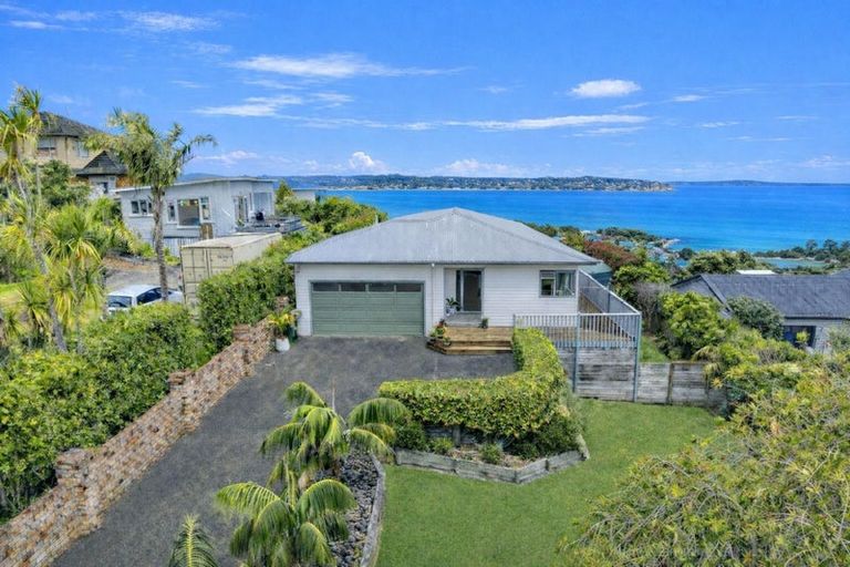 Photo of property in 86 Tiri Road, Tindalls Beach, Whangaparaoa, 0930