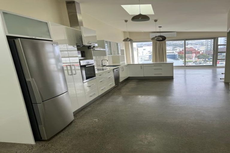 Photo of property in 25u5 Home Street, Mount Victoria, Wellington, 6011
