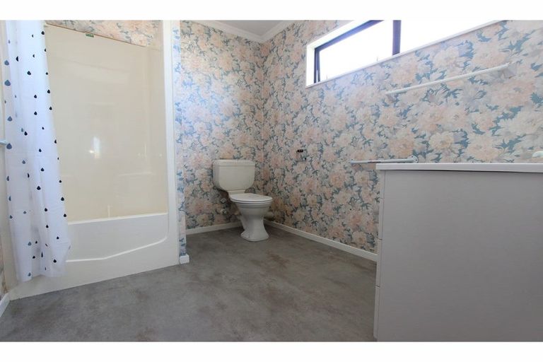 Photo of property in 1 Henry Street, Blenheim, 7201