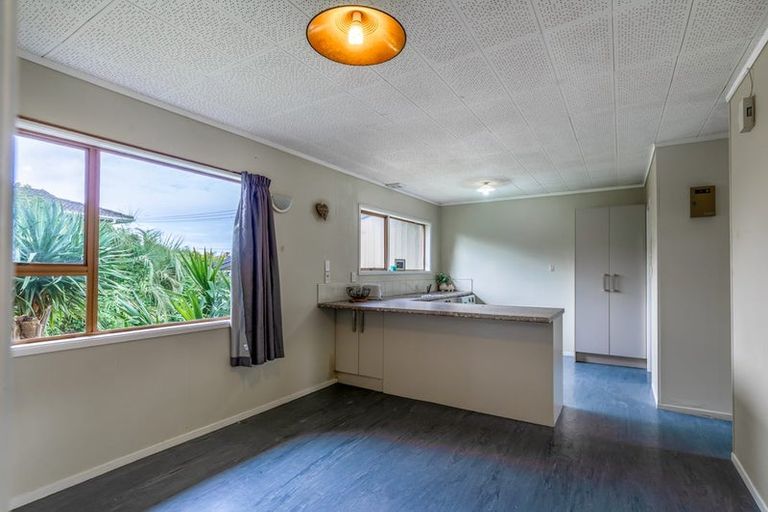 Photo of property in 53 Rua Road, Glen Eden, Auckland, 0602