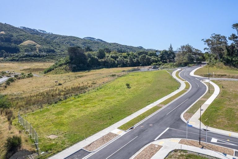 Photo of property in 9 Upper Main Drive, Kenepuru, 5022