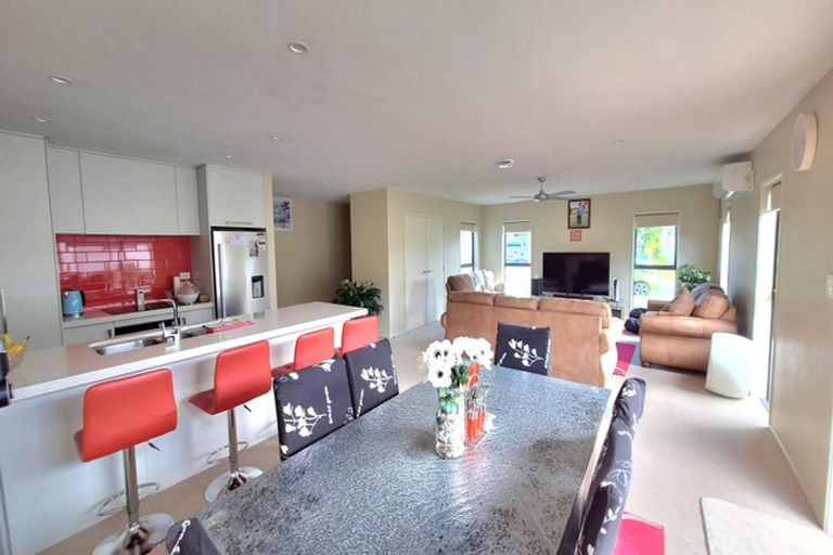 Photo of property in 19 Awataha Crescent, Pyes Pa, Tauranga, 3110