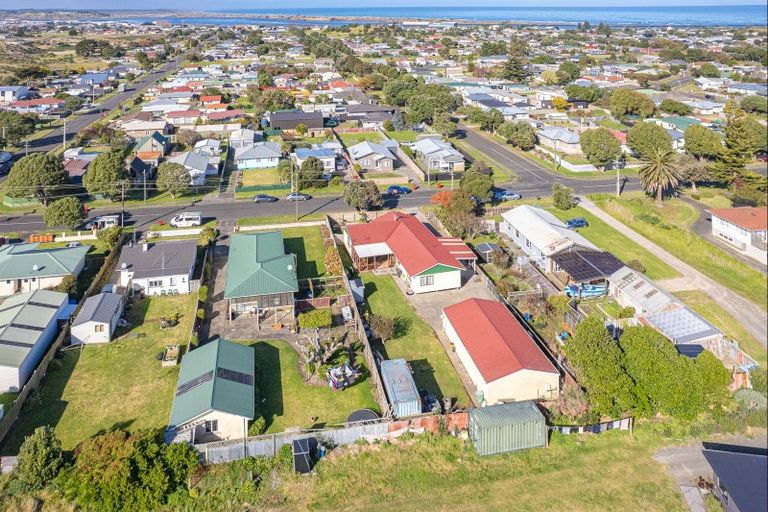 Photo of property in 49 Manuka Street, Castlecliff, Whanganui, 4501