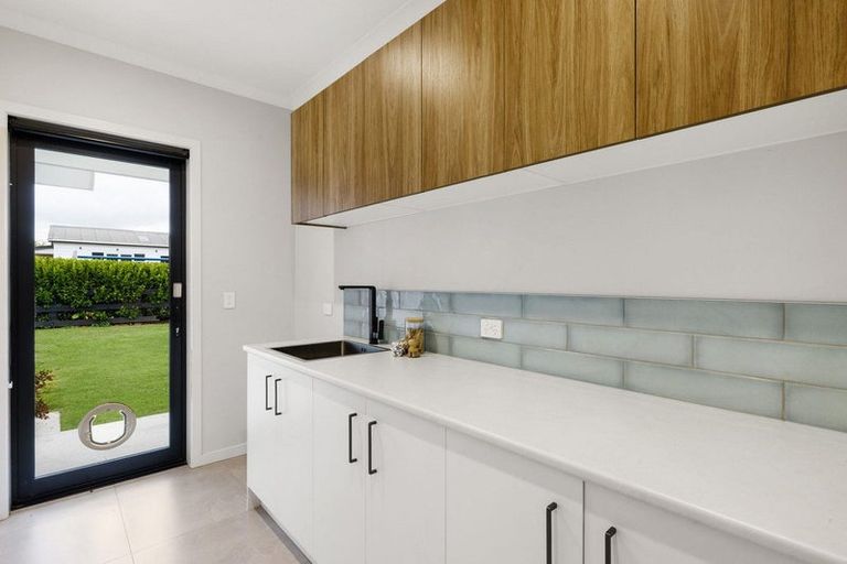 Photo of property in 99 Peake Road, Cambridge, 3493