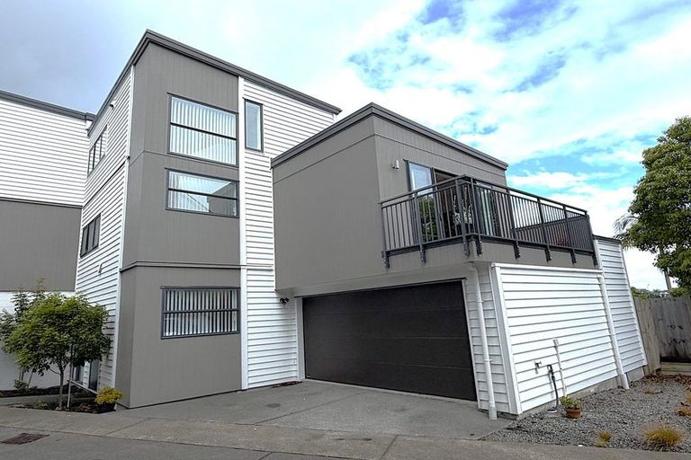 Photo of property in 34 Amherst Place, Albany, Auckland, 0632