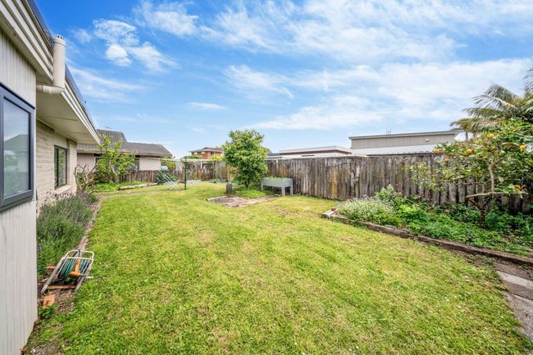 Photo of property in 8 Indus Place, Half Moon Bay, Auckland, 2012