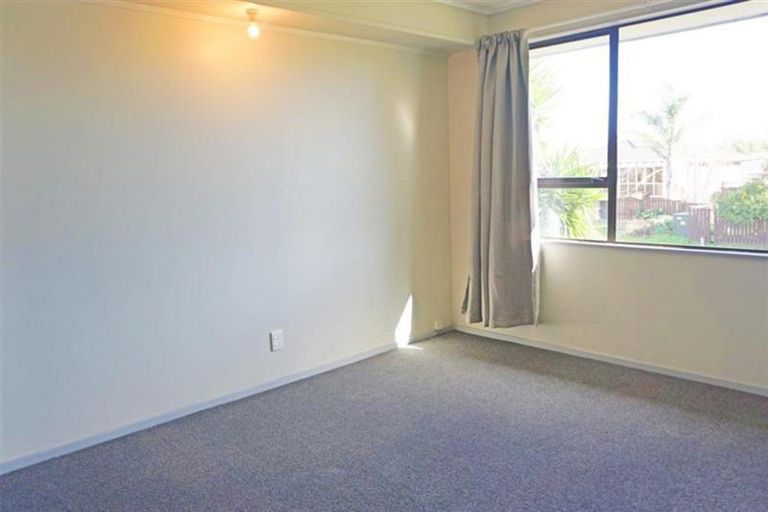 Photo of property in 3 Justamere Place, Weymouth, Auckland, 2103