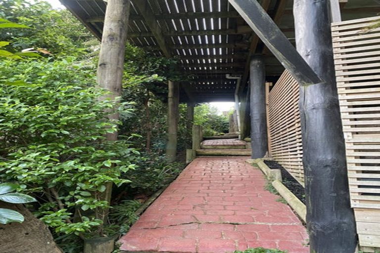 Photo of property in 1/20 Colonial Road, Birkenhead, Auckland, 0626