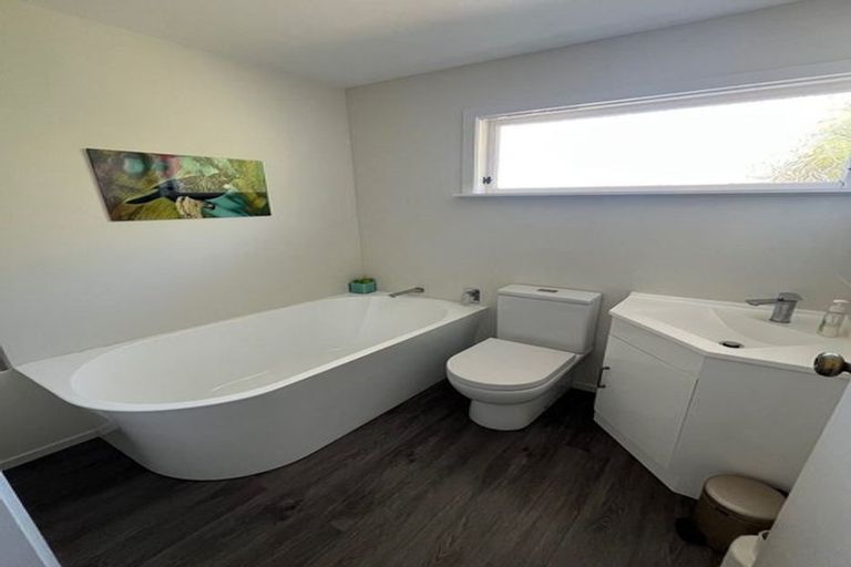 Photo of property in 51 Thurleigh Grove, Karori, Wellington, 6012