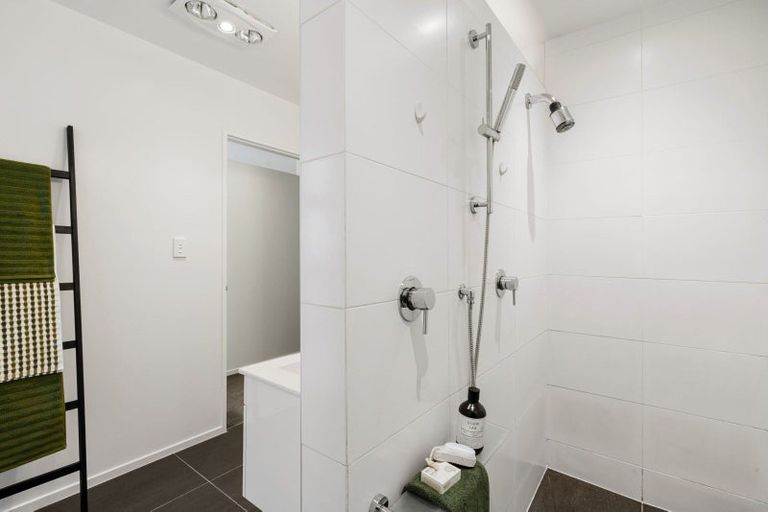 Photo of property in 15 Shalimar Place, Huntington, Hamilton, 3210