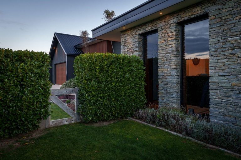 Photo of property in 5 Bull Ridge, Wanaka, 9305
