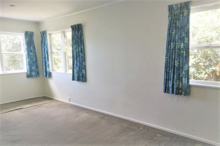 Photo of property in 2/3 Bruce Road, Glenfield, Auckland, 0629