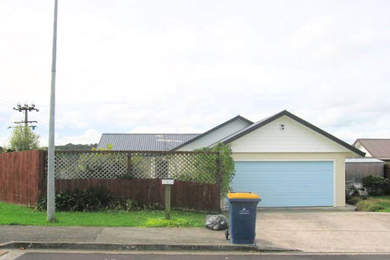 Photo of property in 2 Lasque Place, Glen Eden, Auckland, 0602